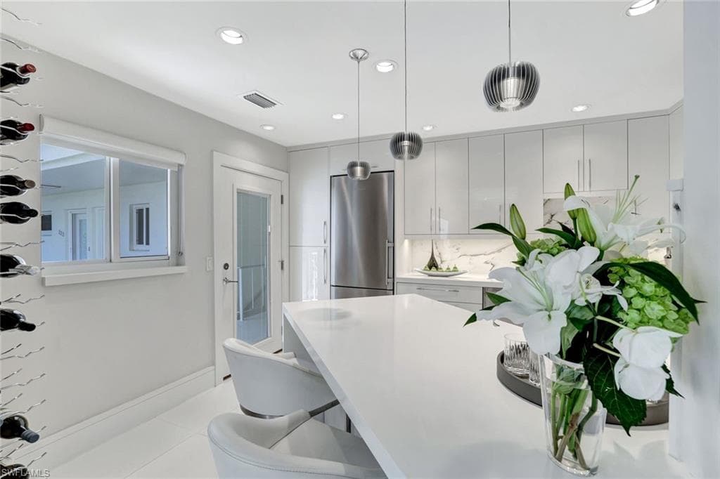 231 3rd Ave S 231, Naples, FL 34102-13