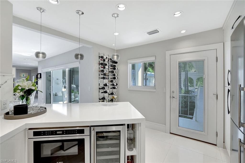 231 3rd Ave S 231, Naples, FL 34102-14