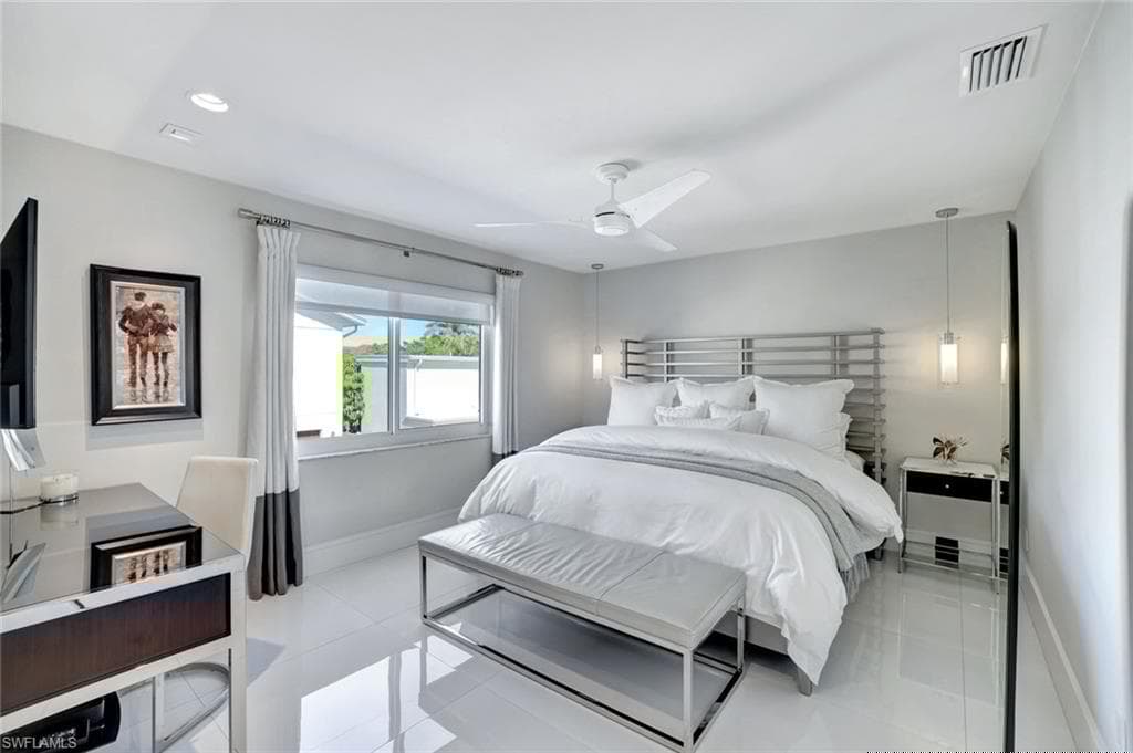 231 3rd Ave S 231, Naples, FL 34102-20