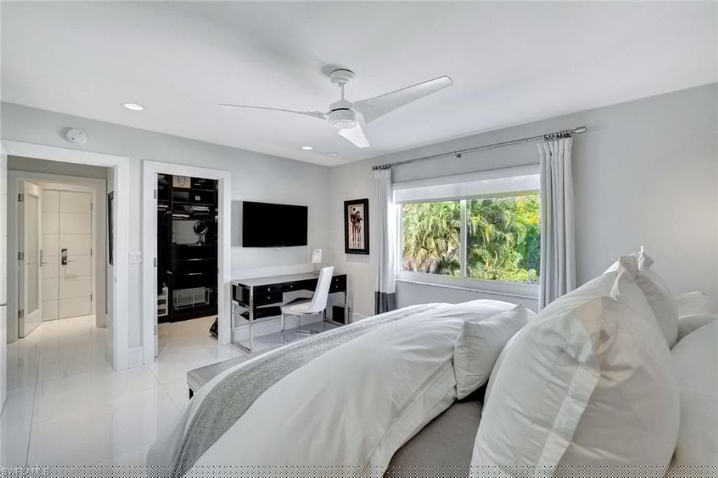 231 3rd Ave S 231, Naples, FL 34102-21