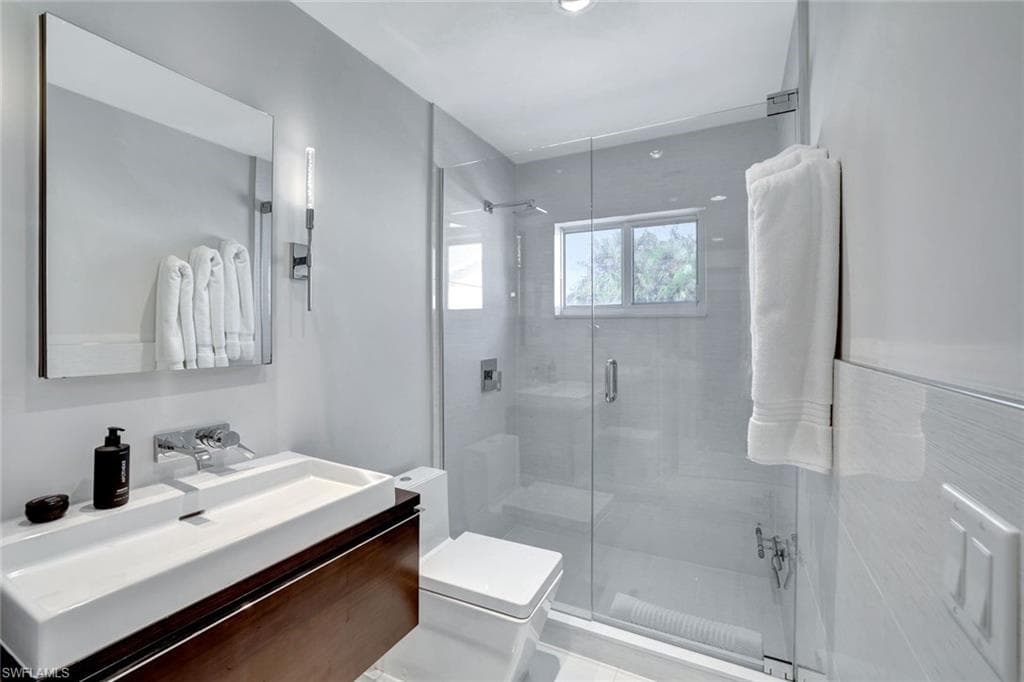 231 3rd Ave S 231, Naples, FL 34102-22