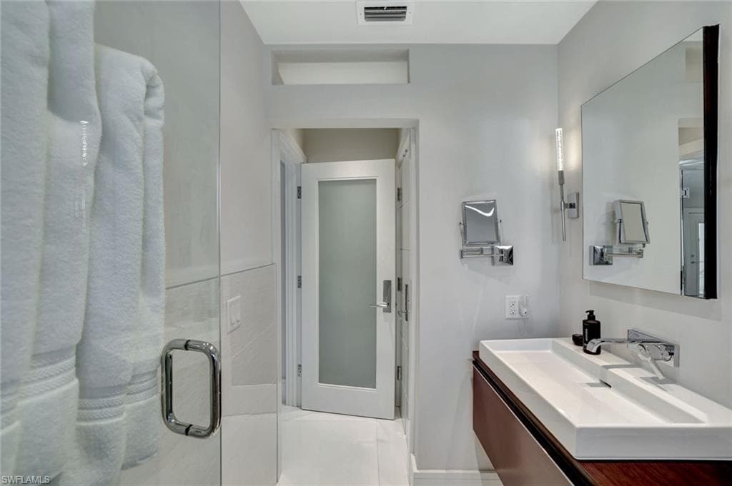 231 3rd Ave S 231, Naples, FL 34102-23