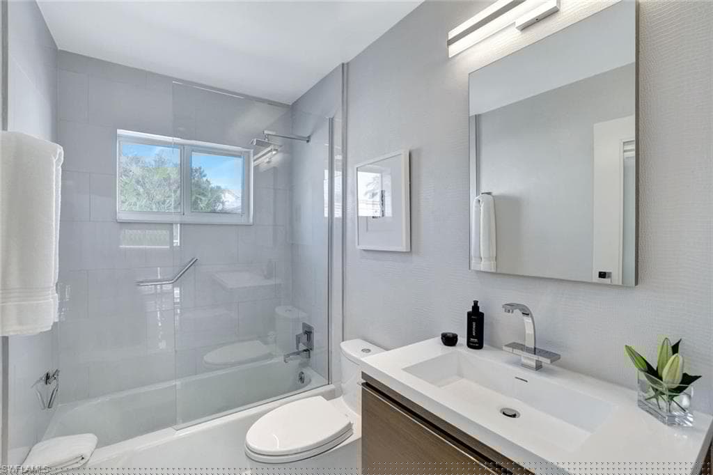 231 3rd Ave S 231, Naples, FL 34102-25