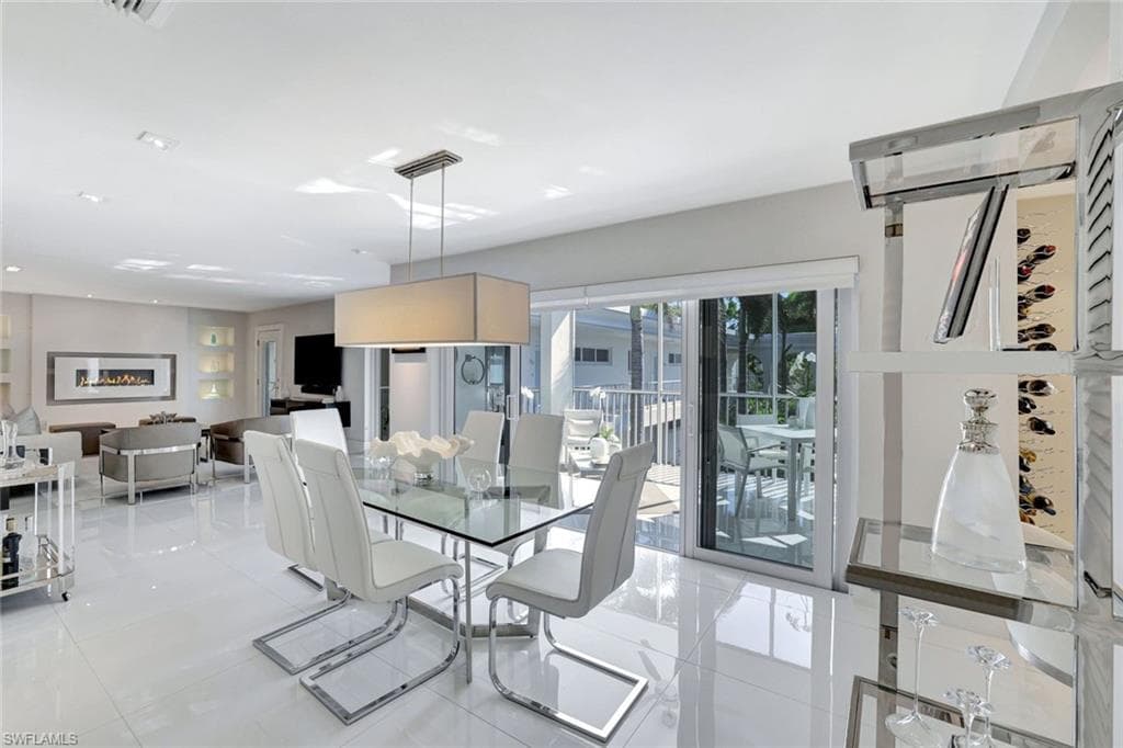 231 3rd Ave S 231, Naples, FL 34102-27