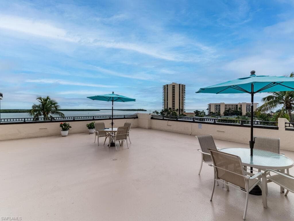 961 Collier Ct 209, Marco Island, FL 34145-32