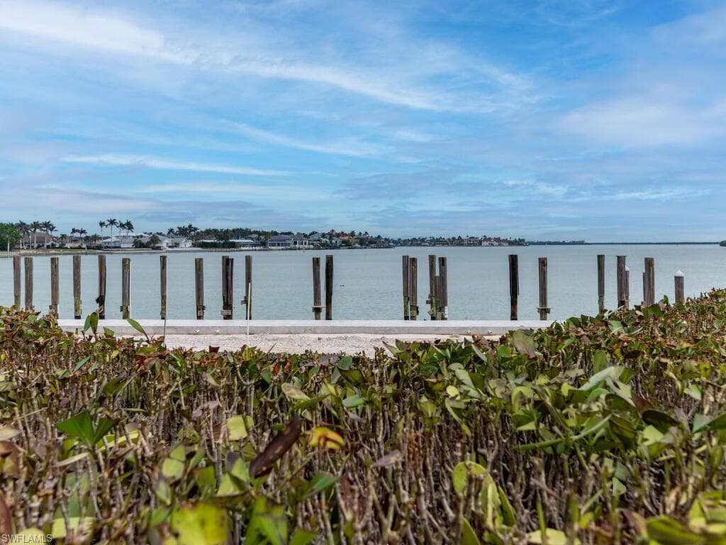 961 Collier Ct 209, Marco Island, FL 34145-34