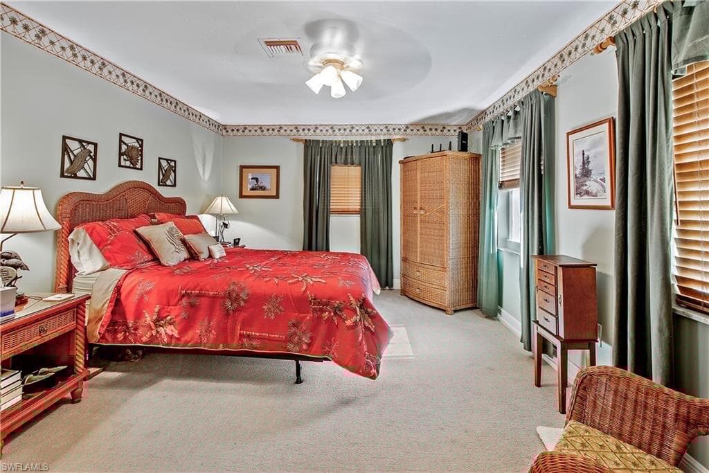 125 Pago Pago Dr E, Naples, FL 34113-13