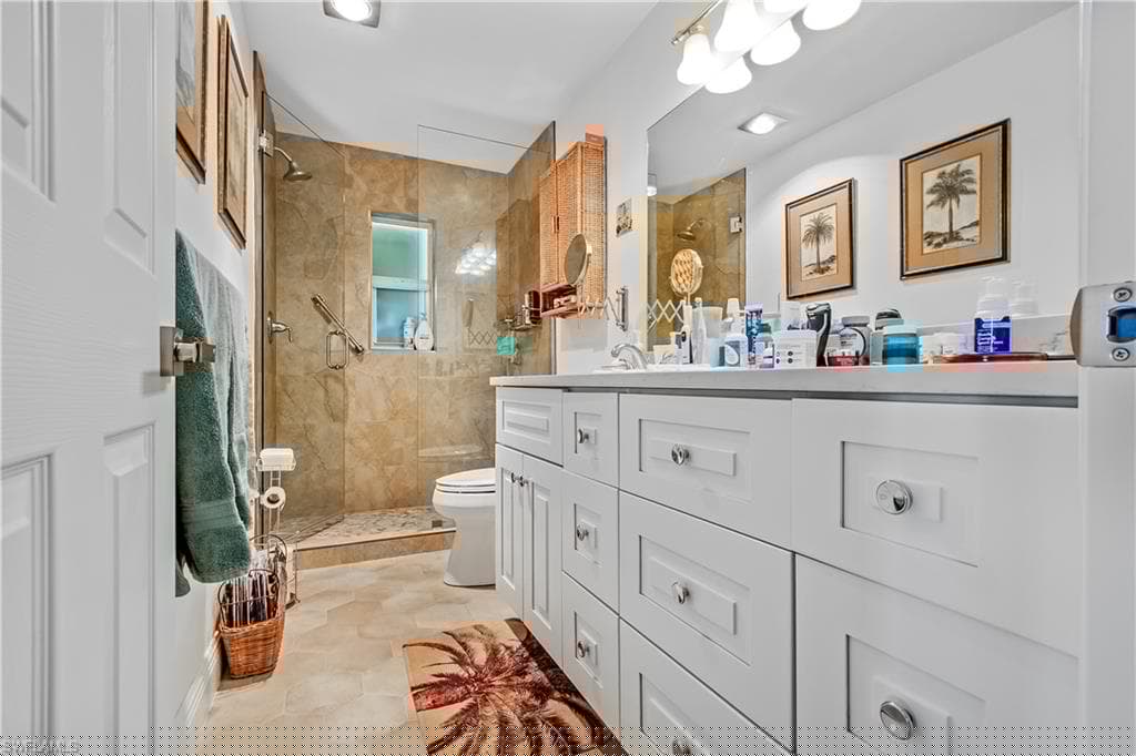125 Pago Pago Dr E, Naples, FL 34113-14