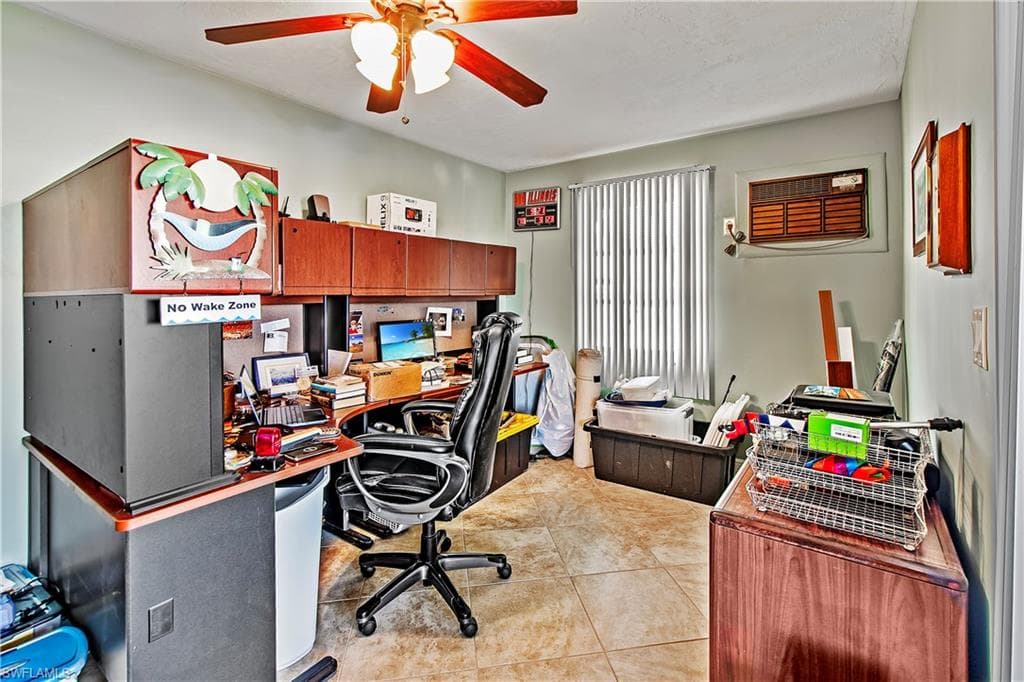 125 Pago Pago Dr E, Naples, FL 34113-15
