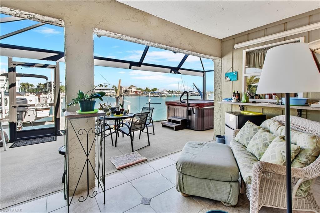 125 Pago Pago Dr E, Naples, FL 34113-19