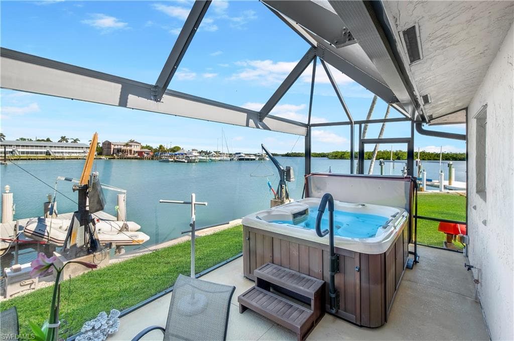 125 Pago Pago Dr E, Naples, FL 34113-21
