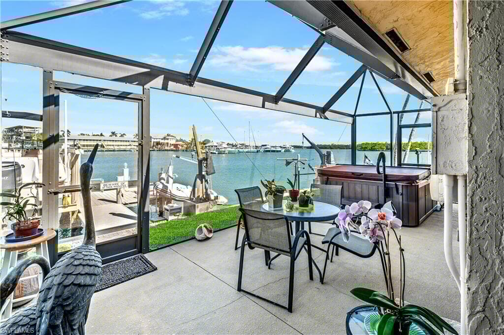 125 Pago Pago Dr E, Naples, FL 34113-22