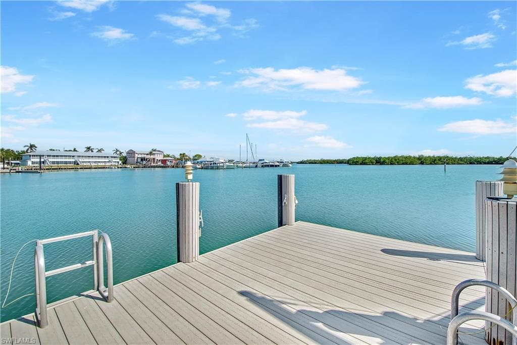 125 Pago Pago Dr E, Naples, FL 34113-26