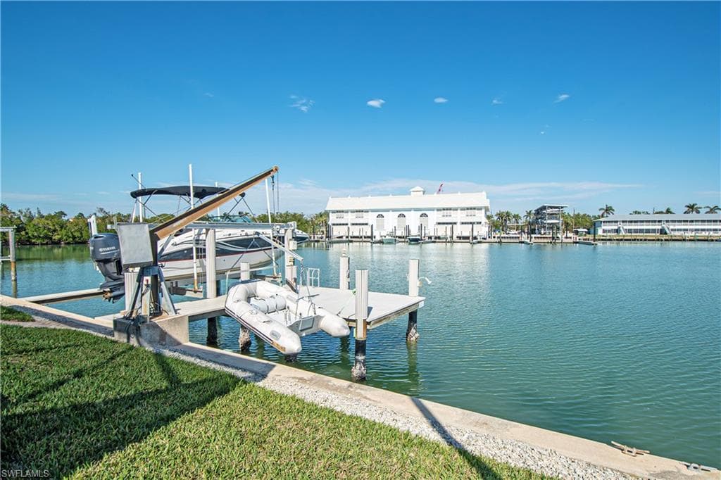 125 Pago Pago Dr E, Naples, FL 34113-28
