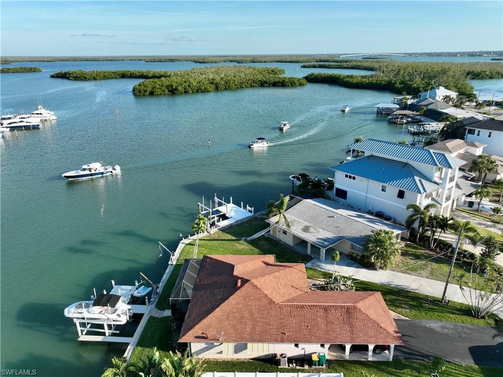 125 Pago Pago Dr E, Naples, FL 34113-33