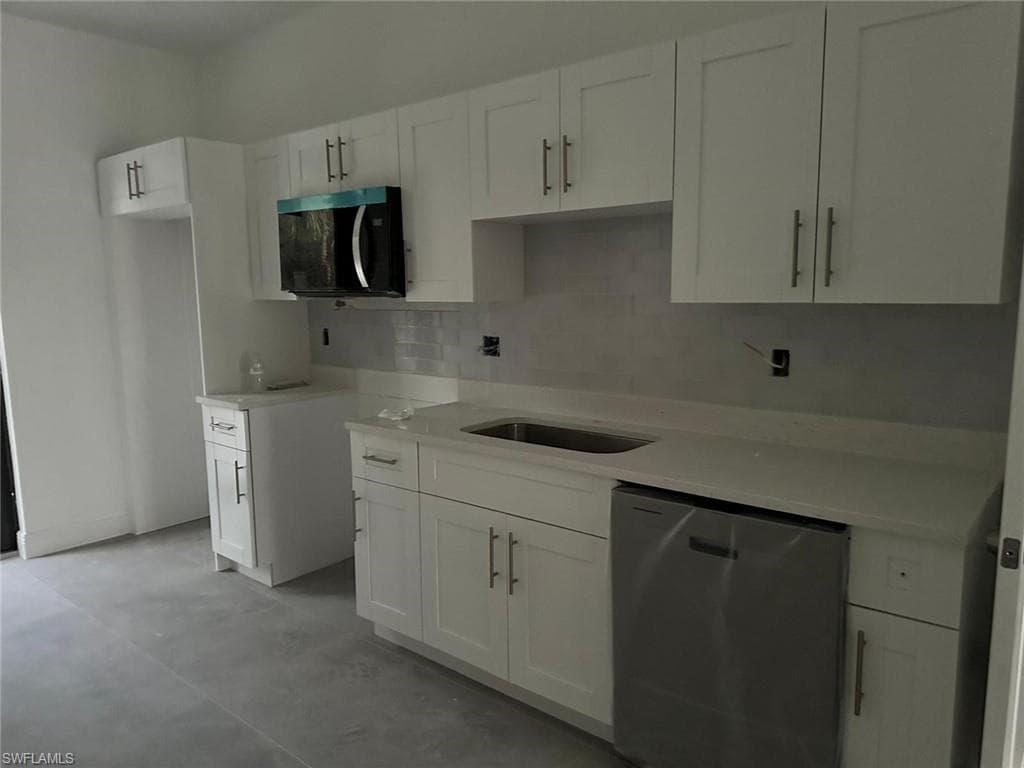 4393 32nd Ave SE, Naples, FL 34117-5