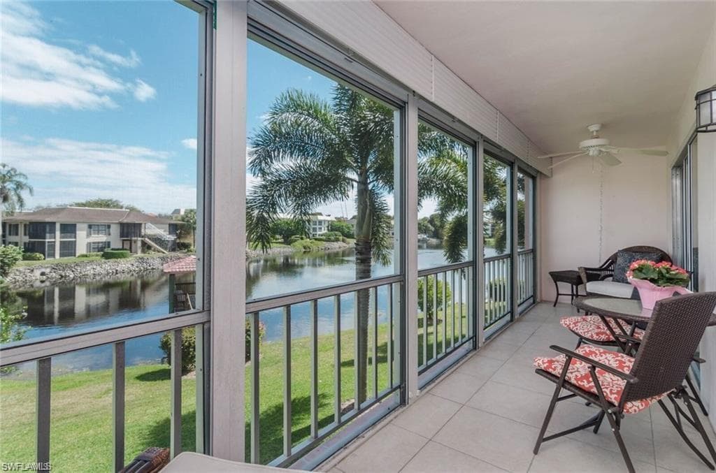 3150 Binnacle Dr 212, Naples, FL 34103-2