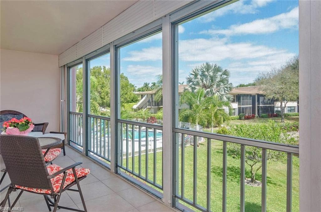 3150 Binnacle Dr 212, Naples, FL 34103-3