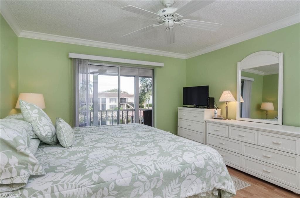 3150 Binnacle Dr 212, Naples, FL 34103-8