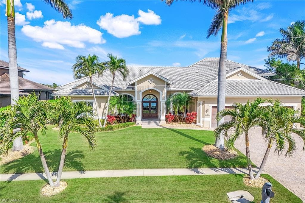 650 Rockport Ct, Marco Island, FL 34145-4