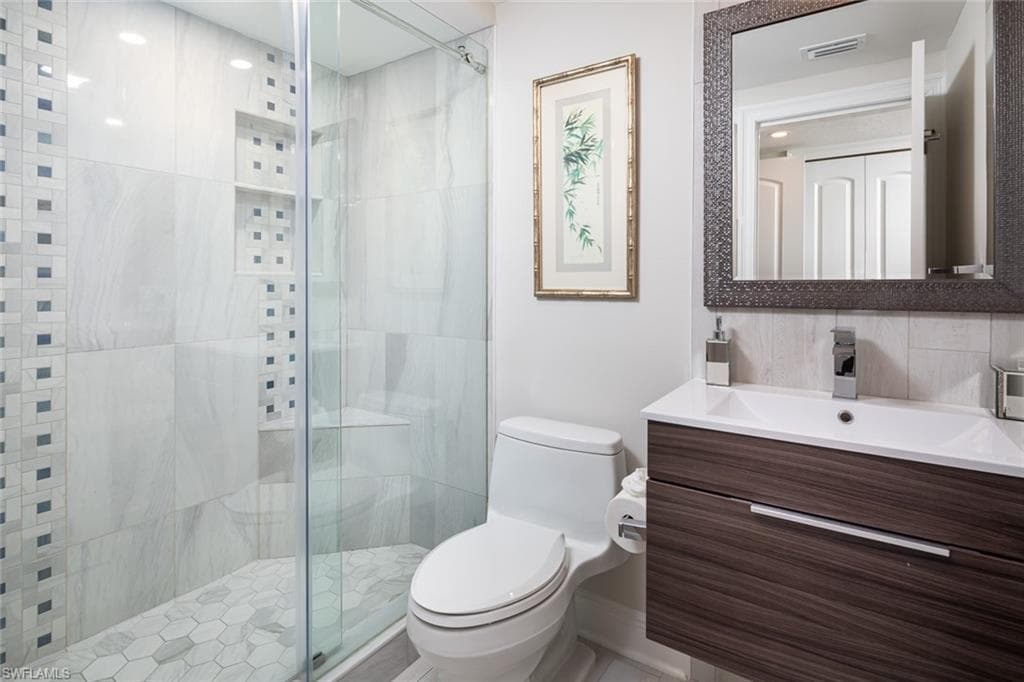 11 Bluebill Ave 1001, Naples, FL 34108-17