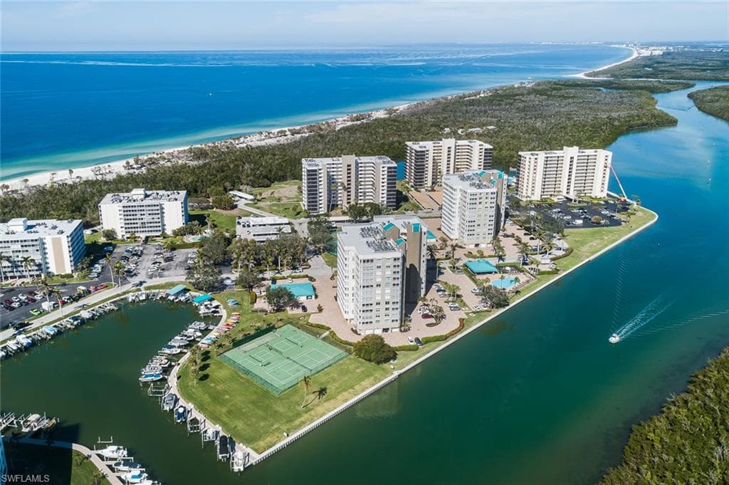 11 Bluebill Ave 1001, Naples, FL 34108-4