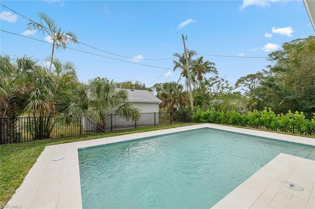 1134 Trail Terrace Dr, Naples, FL 34103-25