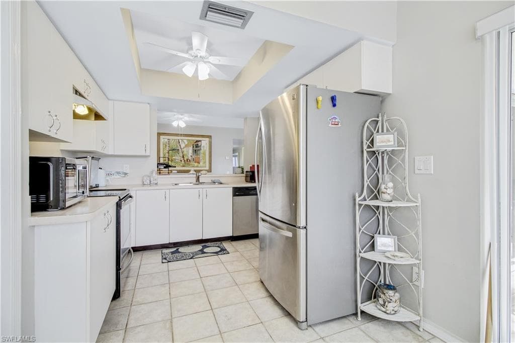 7320 Glenmoor Ln 2105, Naples, FL 34104-9