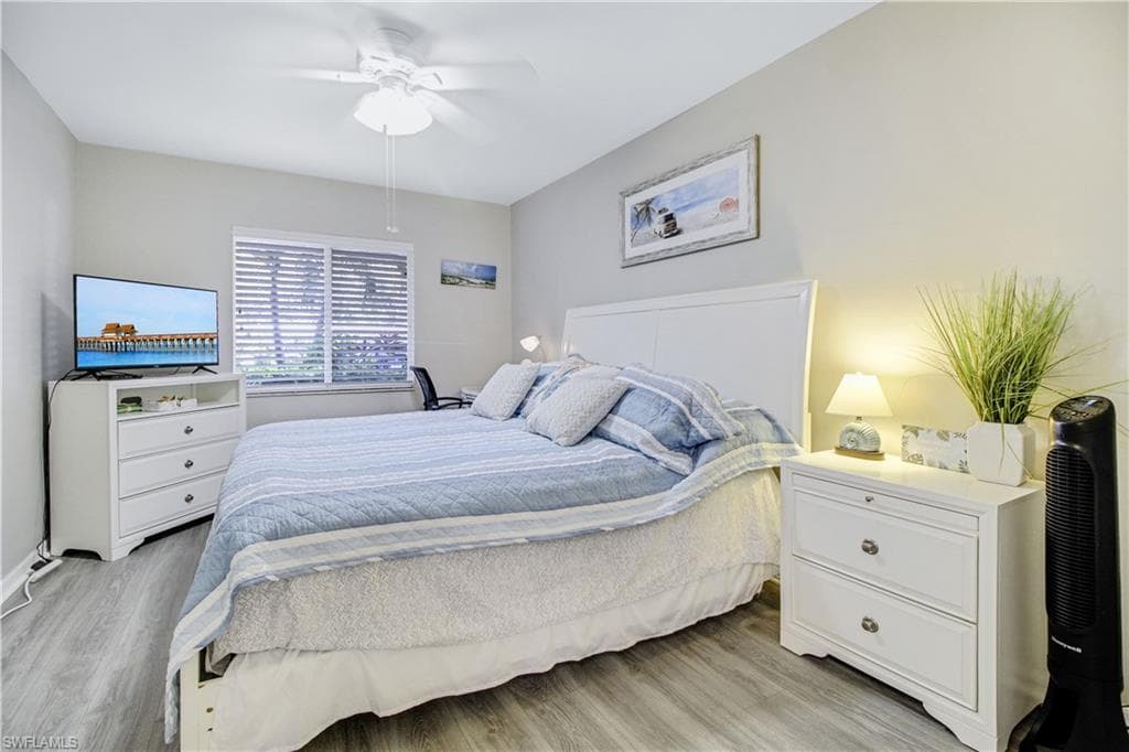 7320 Glenmoor Ln 2105, Naples, FL 34104-13