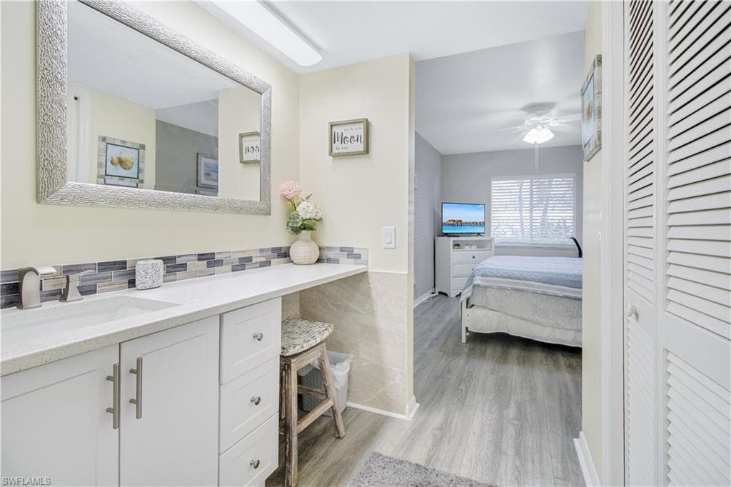 7320 Glenmoor Ln 2105, Naples, FL 34104-16