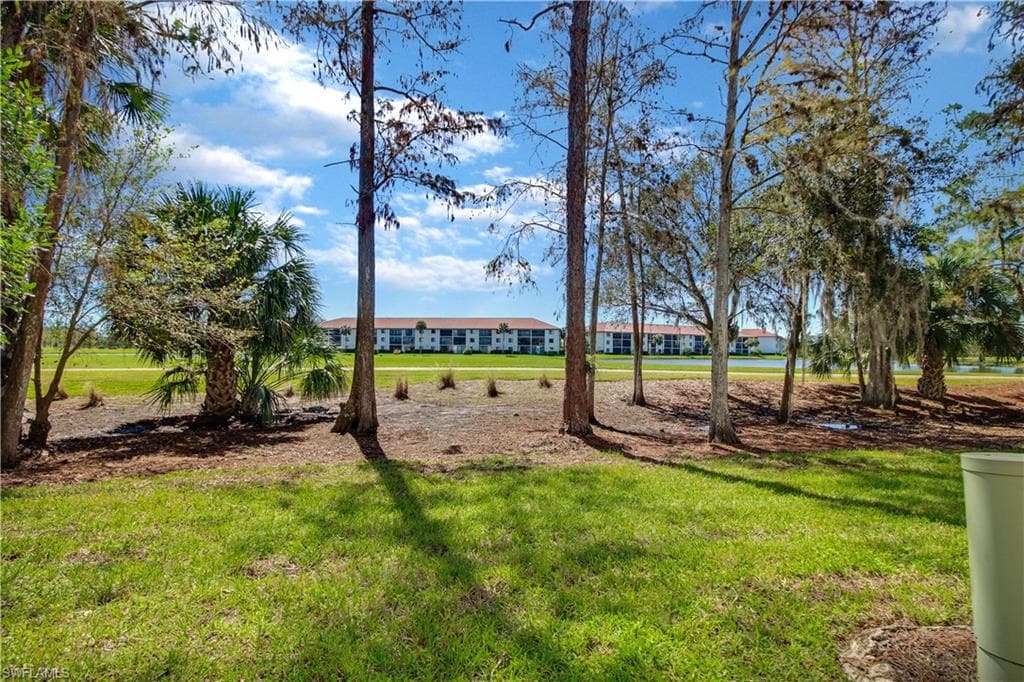 7320 Glenmoor Ln 2105, Naples, FL 34104-23