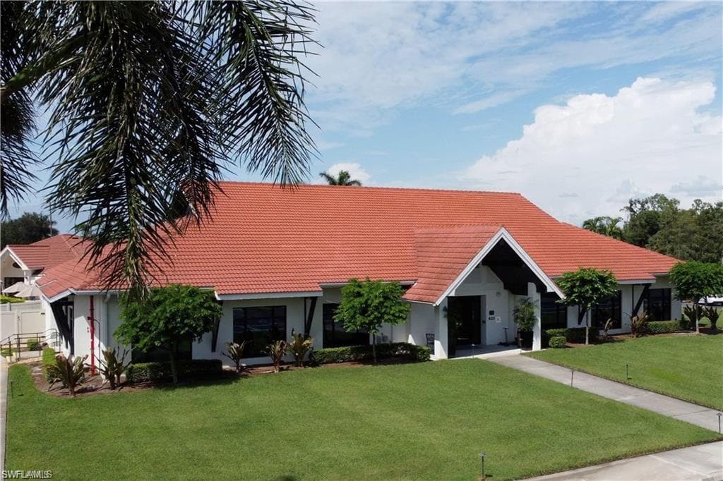 7320 Glenmoor Ln 2105, Naples, FL 34104-30