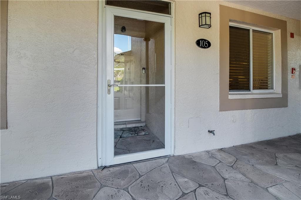 7320 Glenmoor Ln 2105, Naples, FL 34104-4