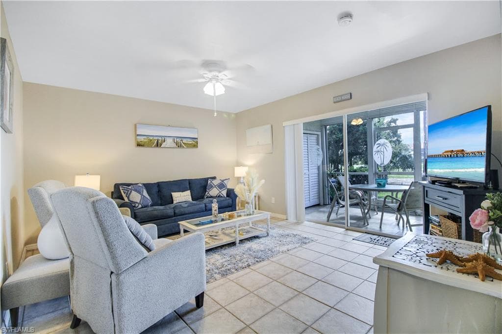 7320 Glenmoor Ln 2105, Naples, FL 34104-6