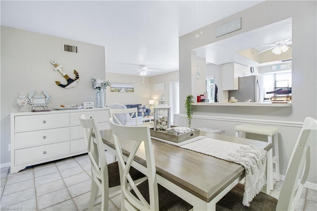 7320 Glenmoor Ln 2105, Naples, FL 34104-7