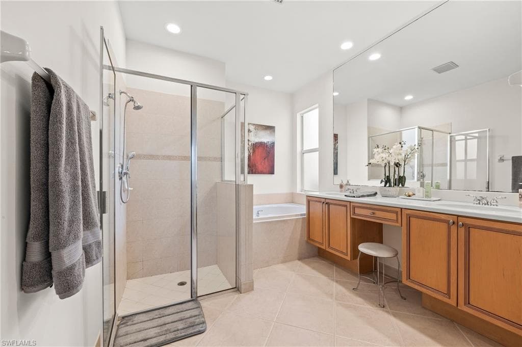 14478 Sterling Oaks Dr, Naples, FL 34110-14