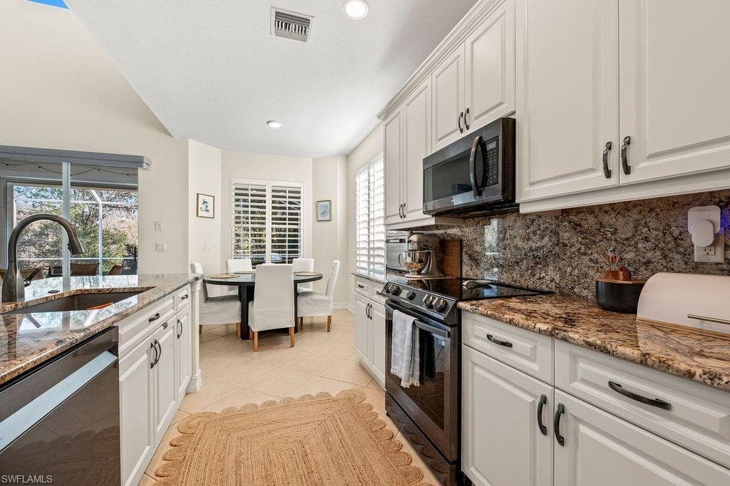 14478 Sterling Oaks Dr, Naples, FL 34110-8