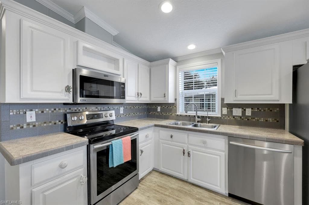 4620 Candlestick Ct E, Estero, FL 33928-8