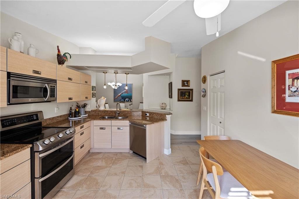 2516 Orchid Bay Dr 201, Naples, FL 34109-13