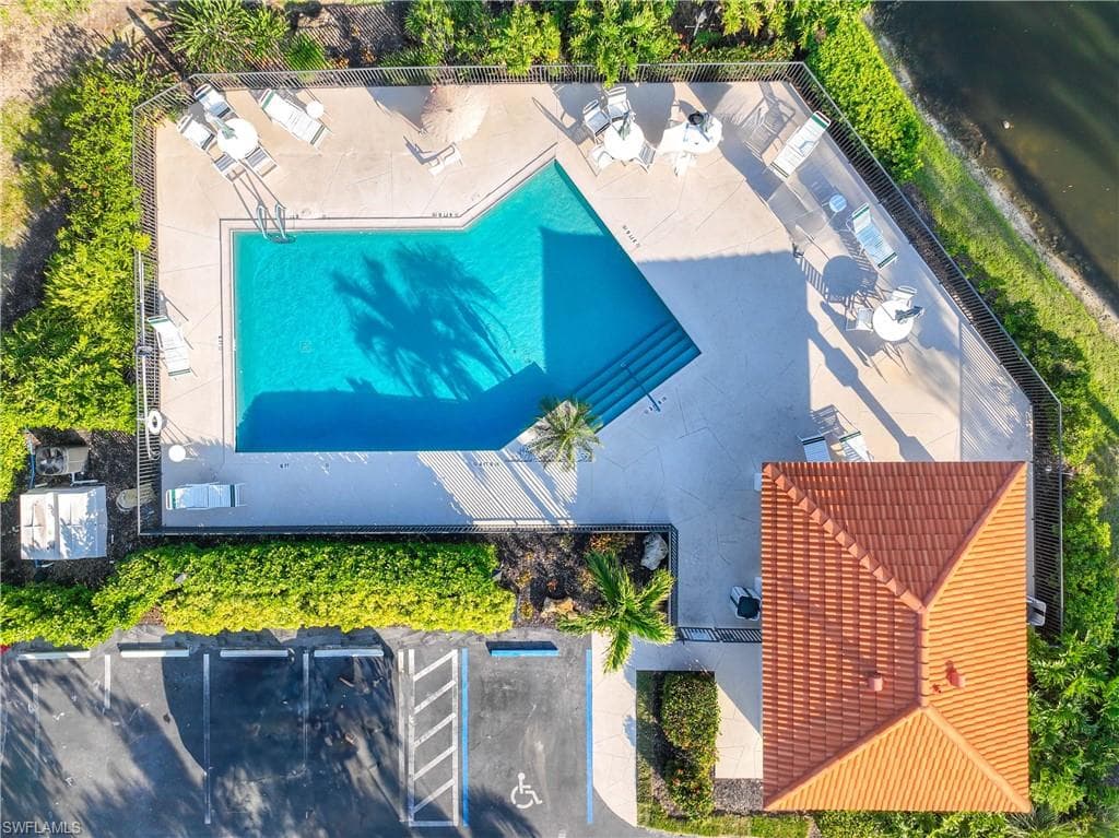 2516 Orchid Bay Dr 201, Naples, FL 34109-31