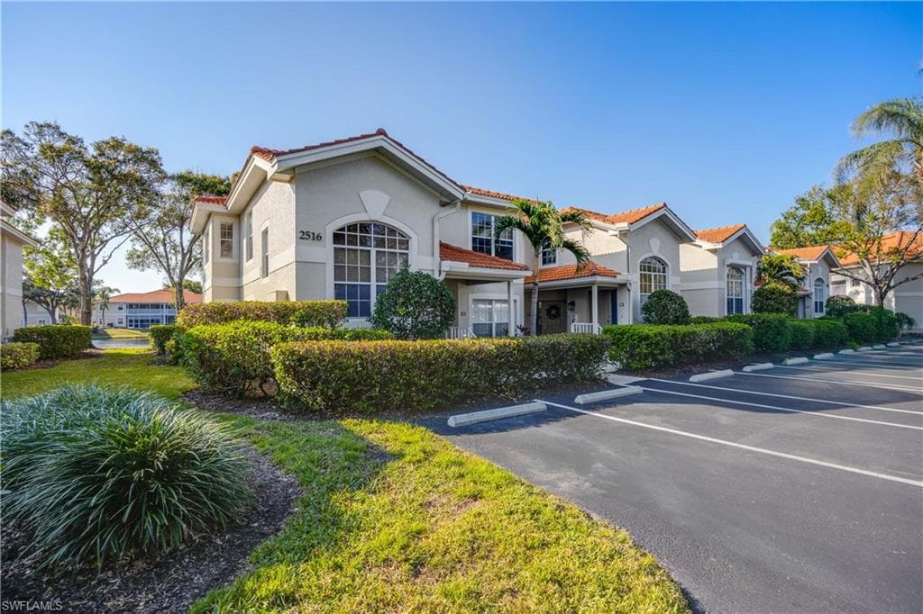 2516 Orchid Bay Dr 201, Naples, FL 34109-3