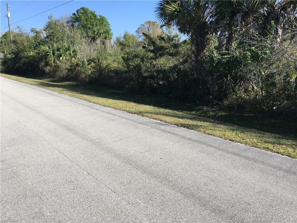 660 16th St NE, Naples, FL 34120-12