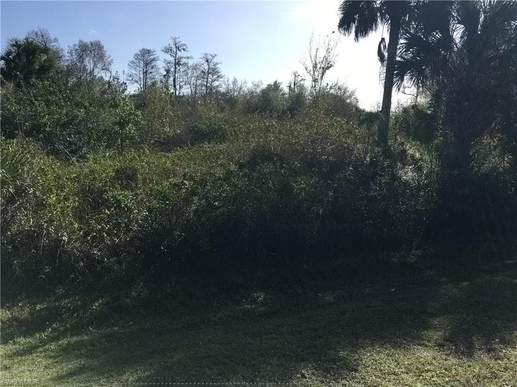 660 16th St NE, Naples, FL 34120-4