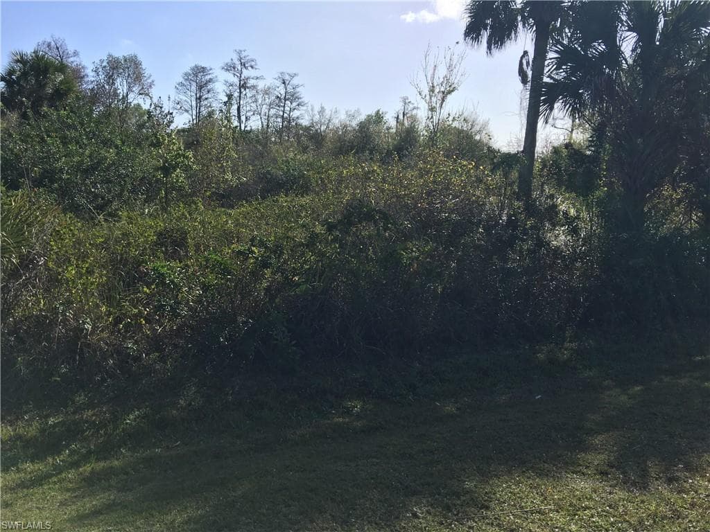 660 16th St NE, Naples, FL 34120-5