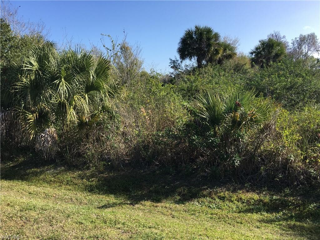 660 16th St NE, Naples, FL 34120-6