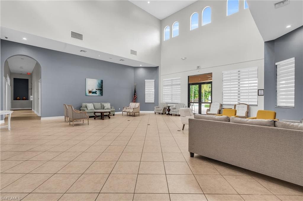 1517 Birdie Dr, Naples, FL 34120-34