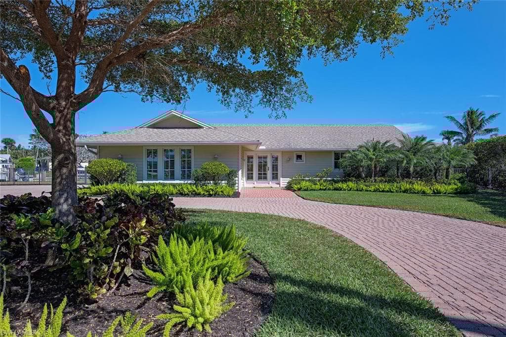 2185 Trout Ct, Naples, FL 34102-4