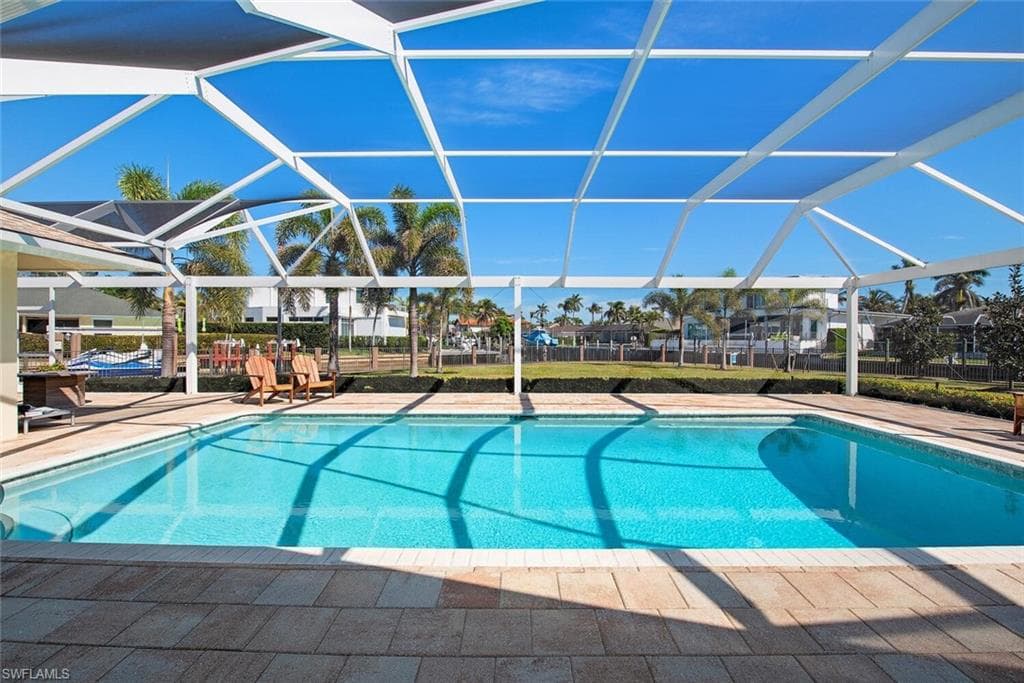 2185 Trout Ct, Naples, FL 34102-7
