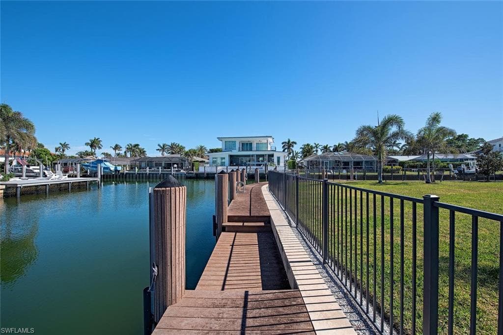 2185 Trout Ct, Naples, FL 34102-8