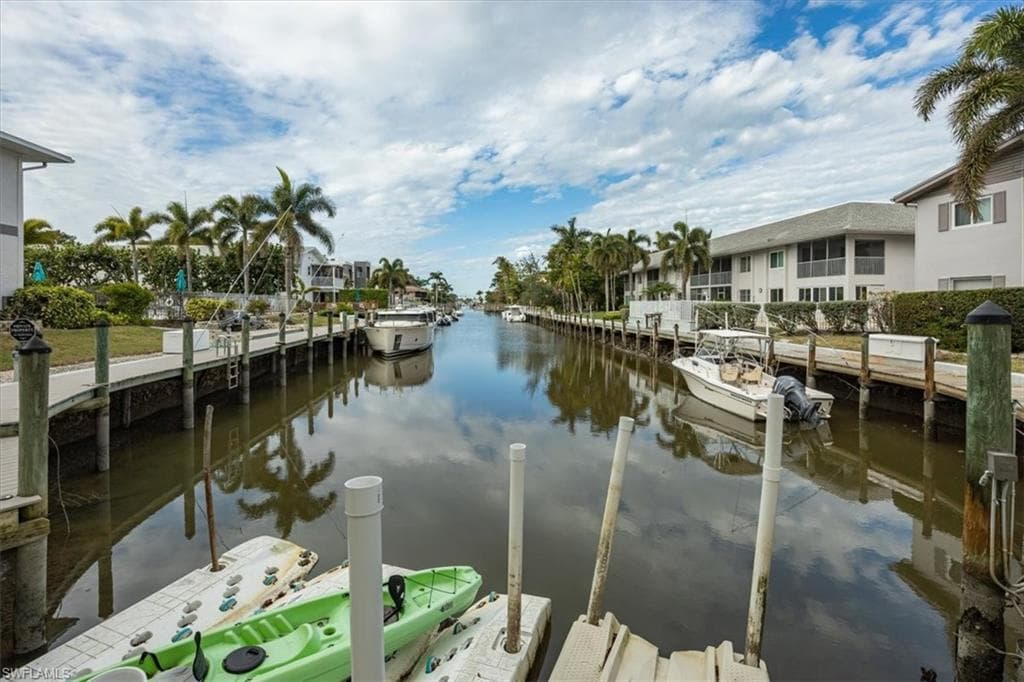 1625 Chesapeake Ave 103, Naples, FL 34102-1